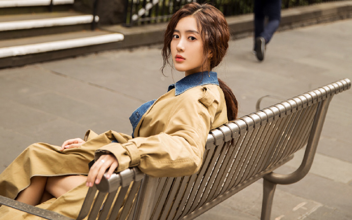 “峰·彩”珠峰摄影展亮相上海 60幅作品礼赞西藏自治区成立60周年